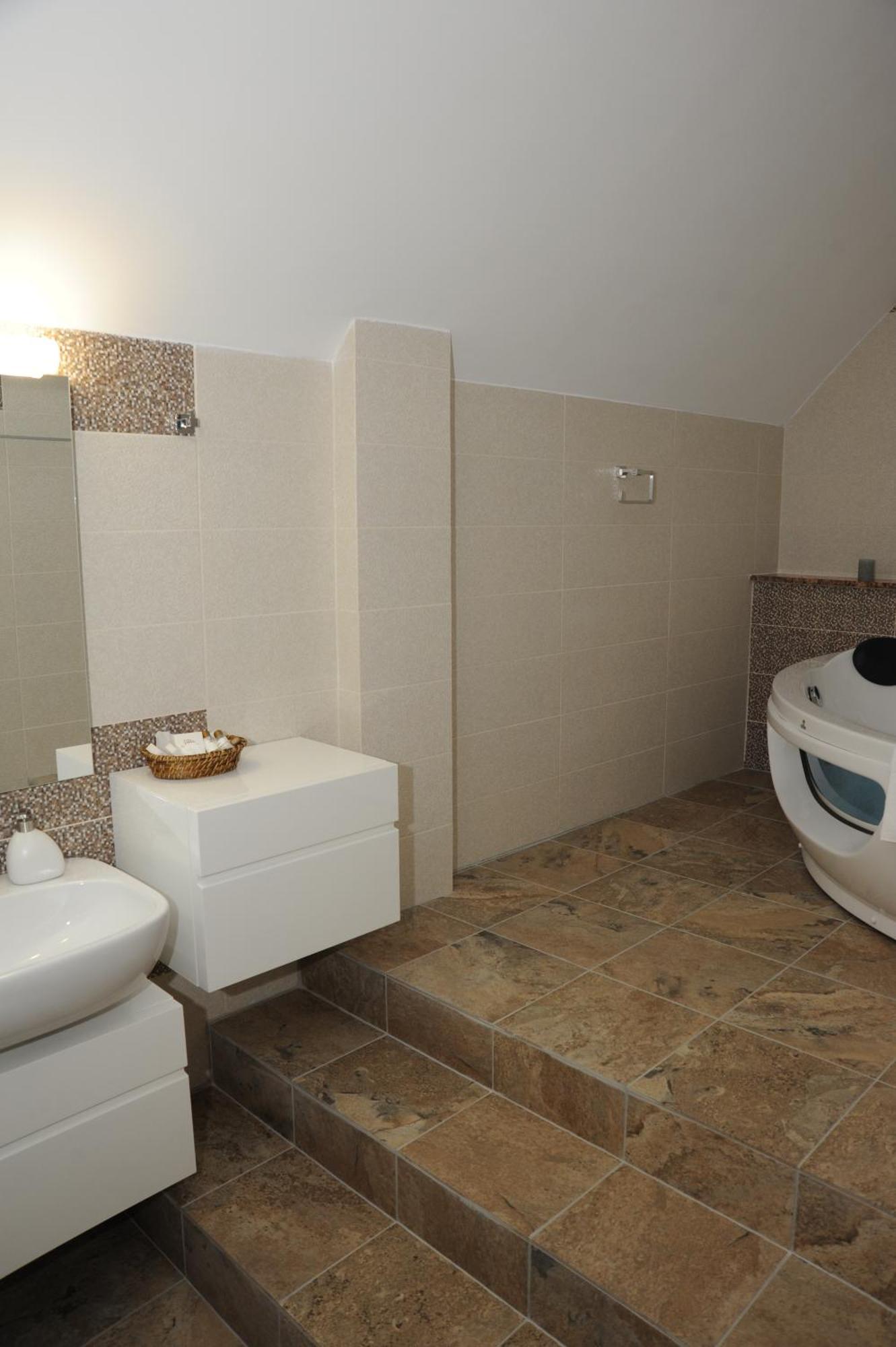 Castelul De Smarald Bed & Breakfast Pangaracior Bagian luar foto